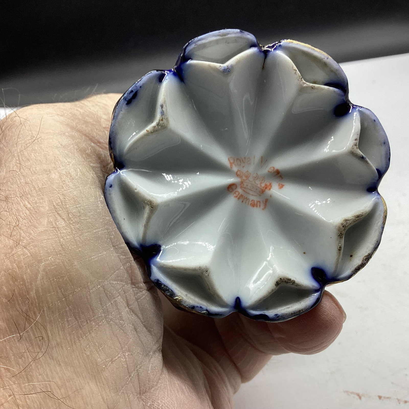 HAND PAINTED PORCELIAN VASE  - 2