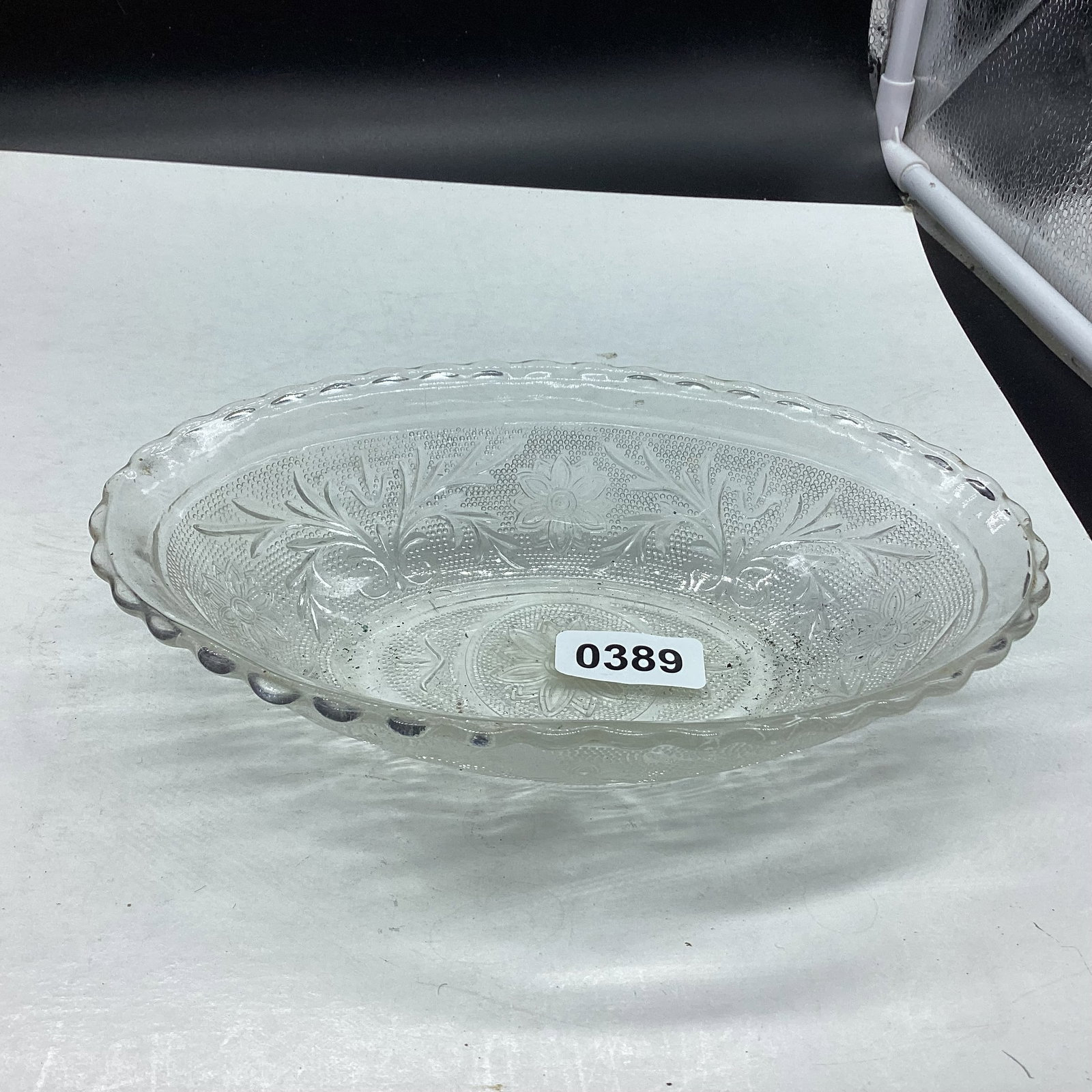 DEPRESSION SANDWICH PATTERN OVAL VEGETABLE BOWL: 5 3/4 X 8 1/2 GOOD SHAPE