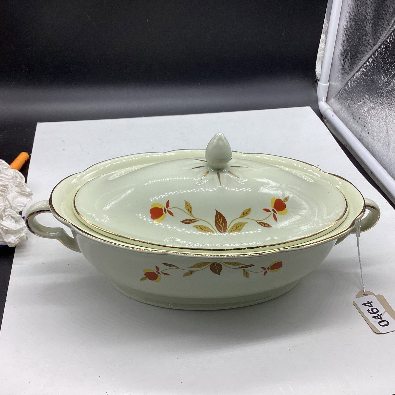 VINTAGE HALL JEWEL T OVAL BOWL W/LID: 6" W X 10" L GOOD SHAPE