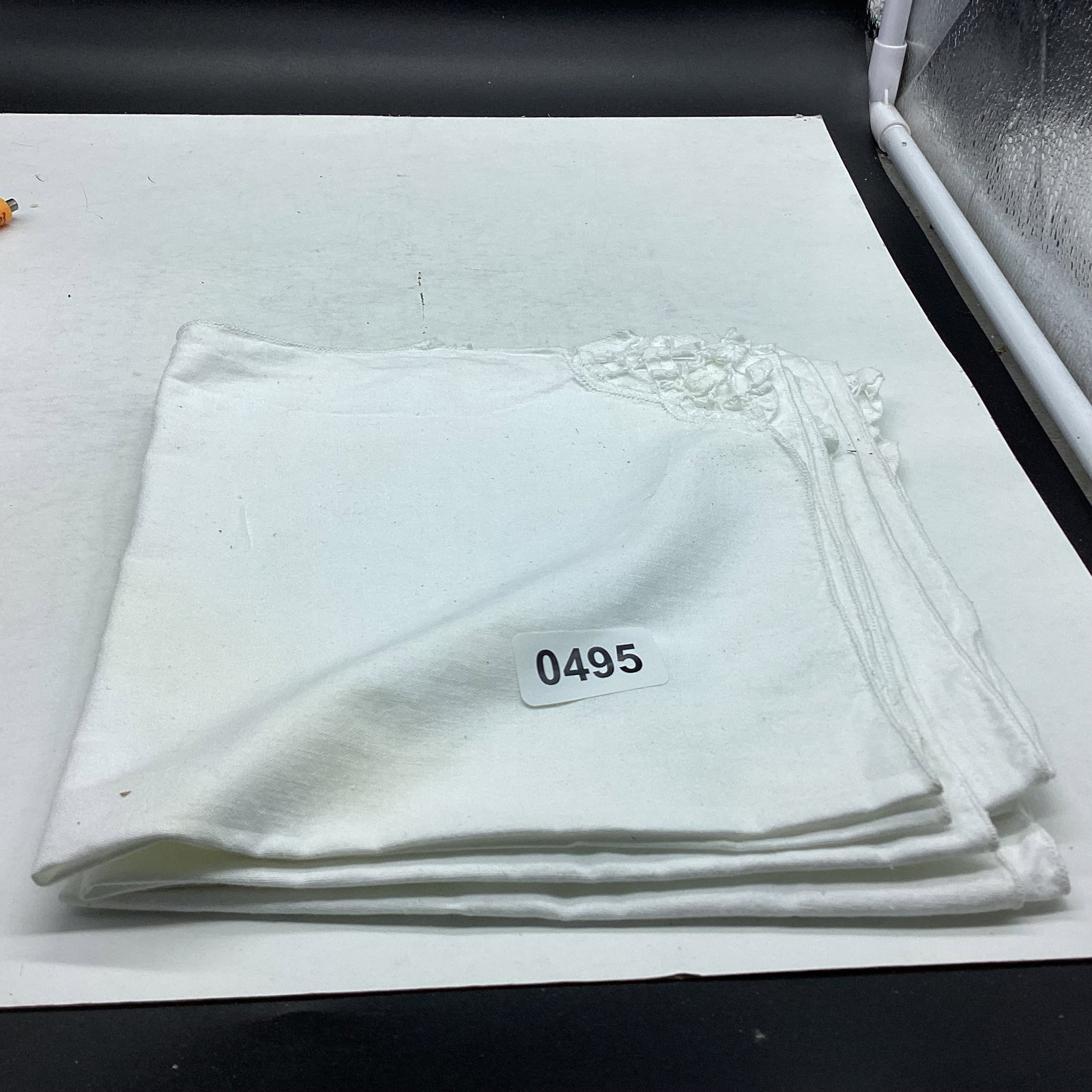 4 WHITE LINEN NAPKINS: GOOD SHAPE