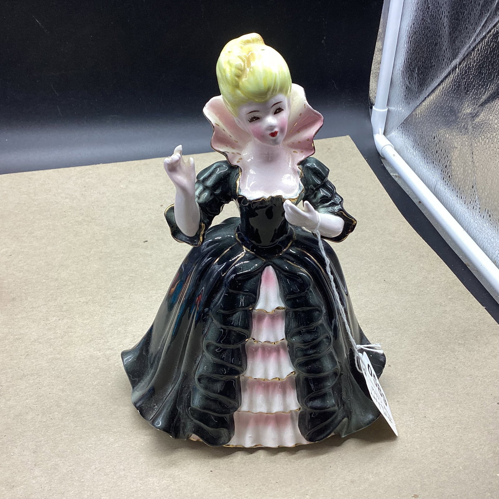 NAPCO 1950'S LADY JULIET FIGURINE: 8 1/2" TALL GOOD SHAPE