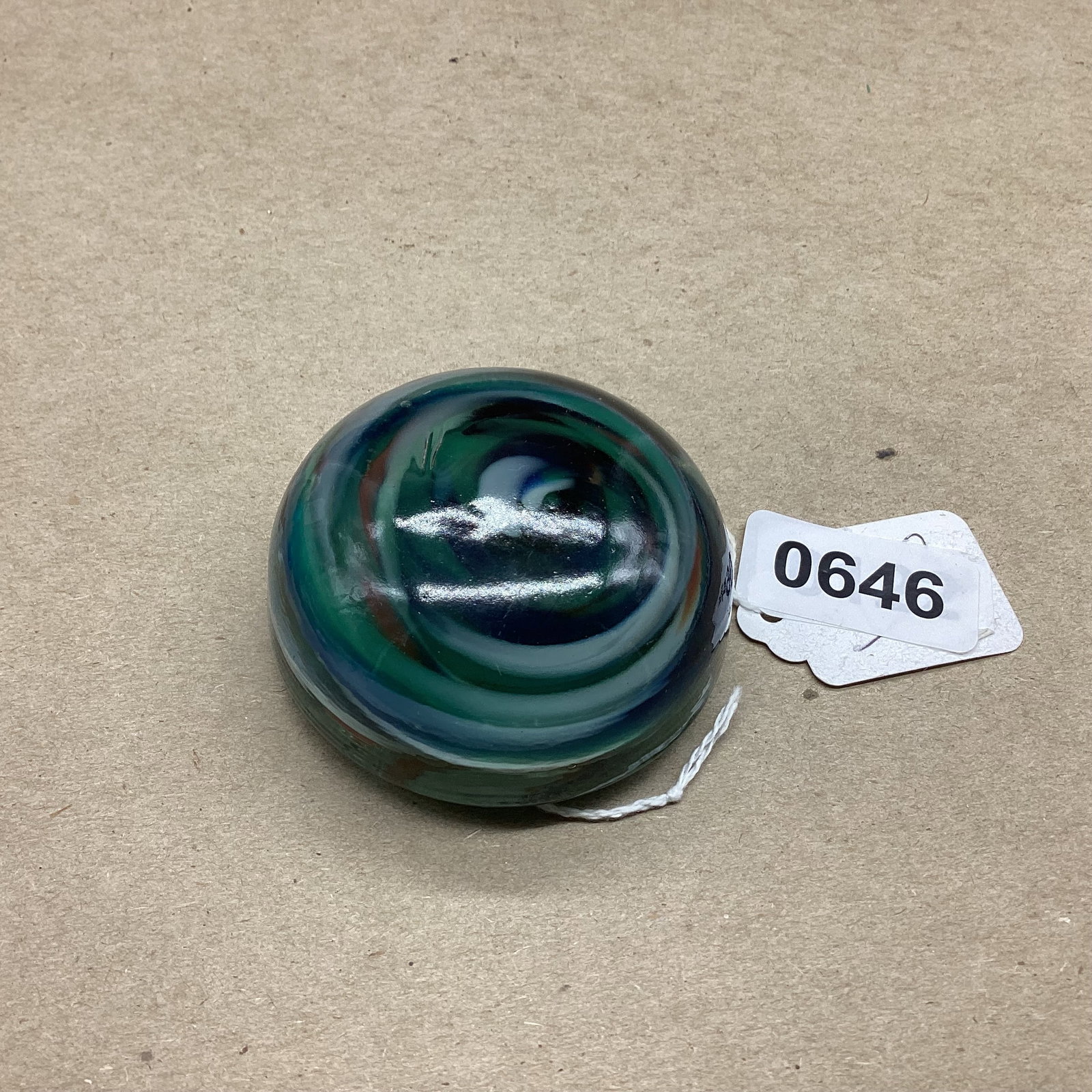 VINTAGE PAPERWEIGHT HAND BLOWN (1 of 1)