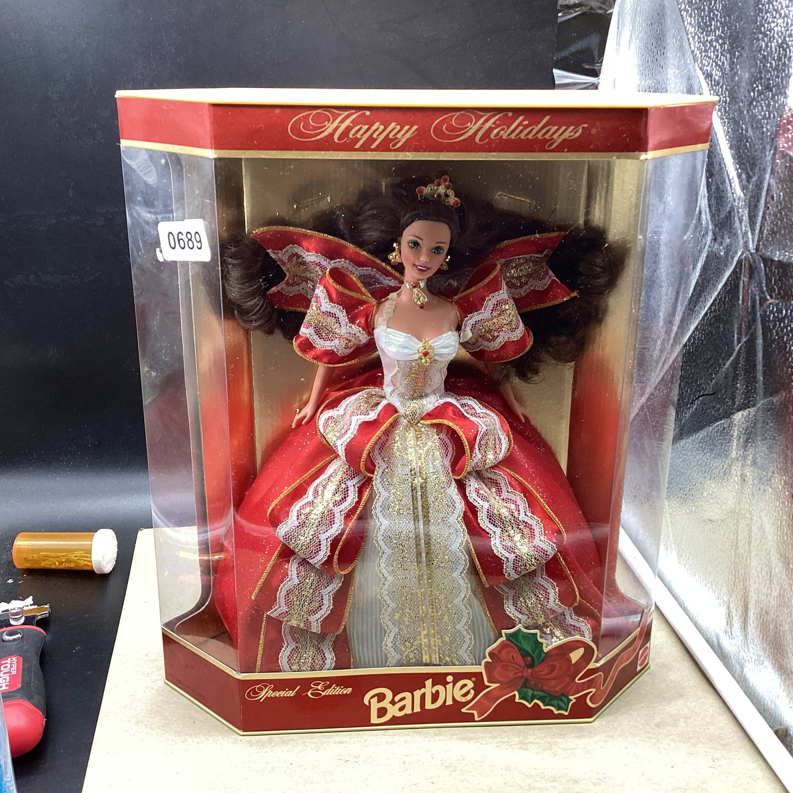 1995 HAPPY HOLIDAY BARBIE DOLL: GOOD SHAPE