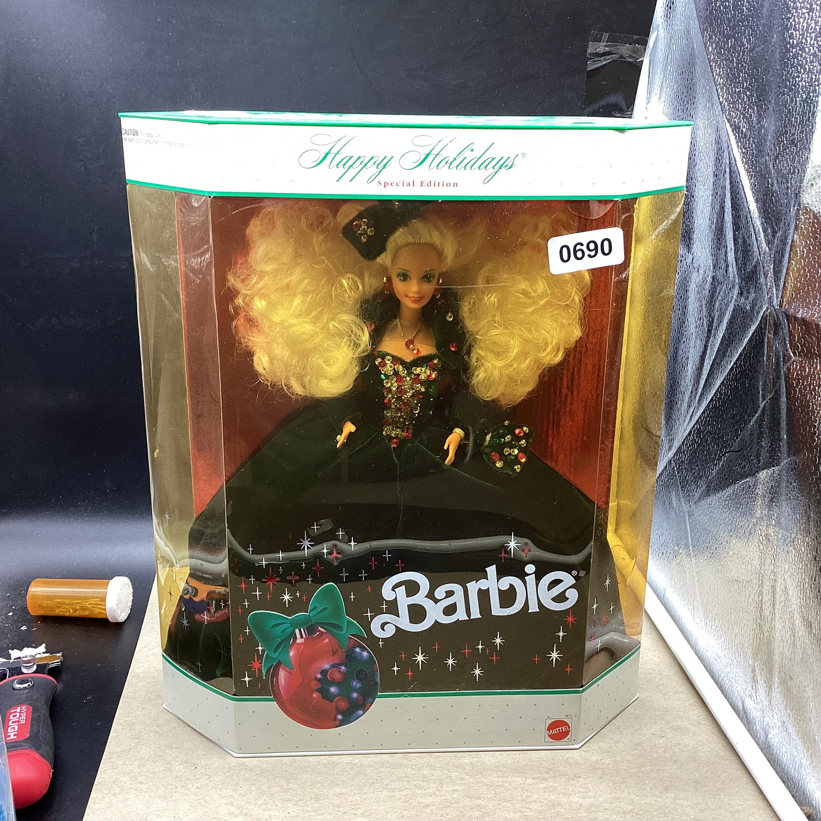 1991 HAPPY HOLIDAY BARBIE DOLL: GOOD SHAPE