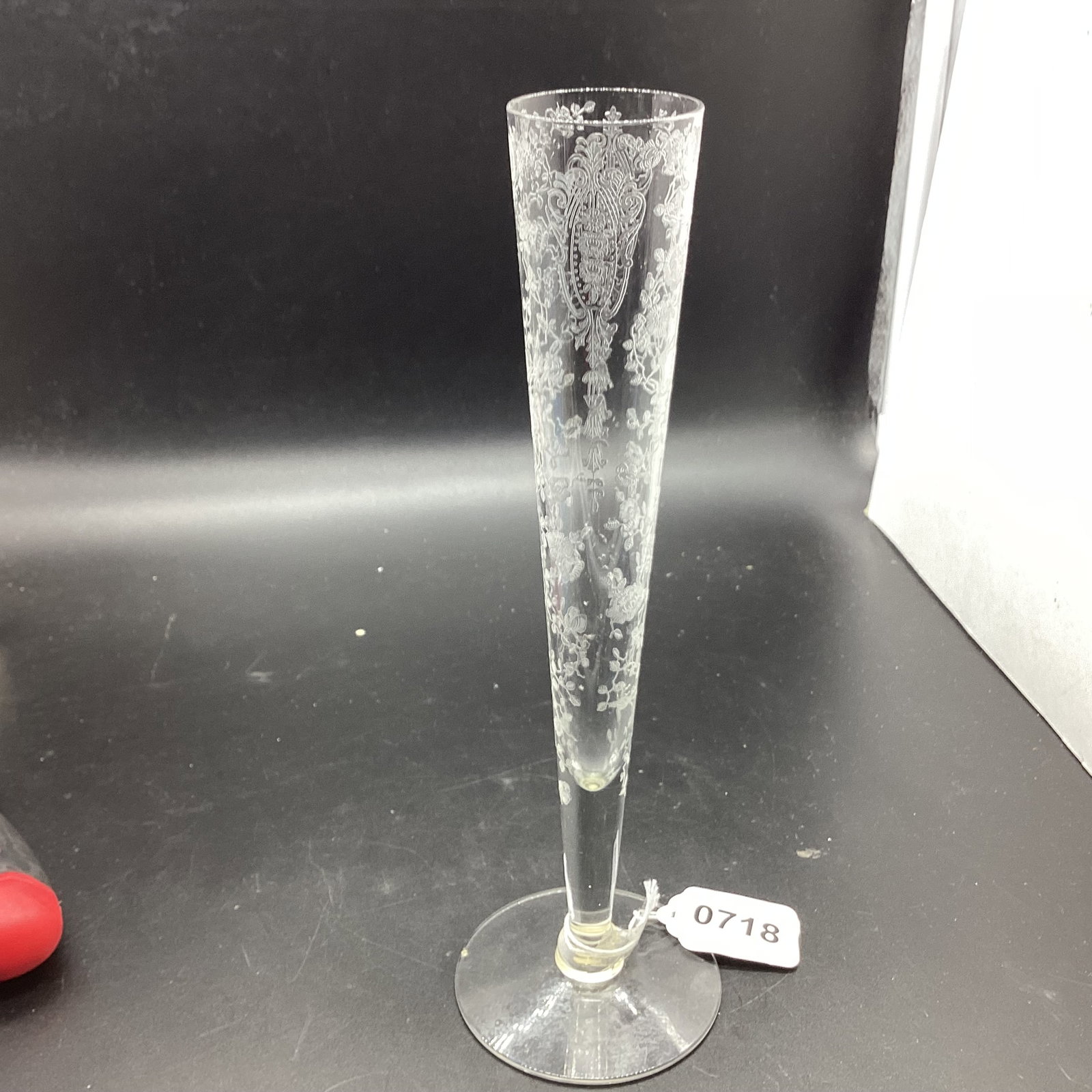 CAMBRIDGE ROSE POINT BUD VASE: 10" TALL GOOD SHAPE