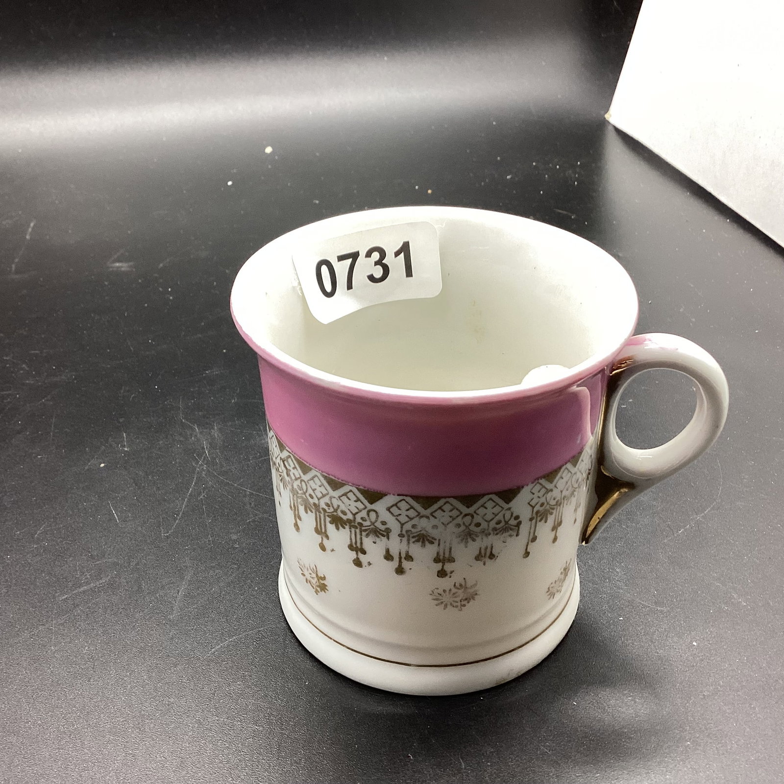 HAND PAINTED PORCELIAN MUG: 3 1/8" TALL GOOD SHAPE