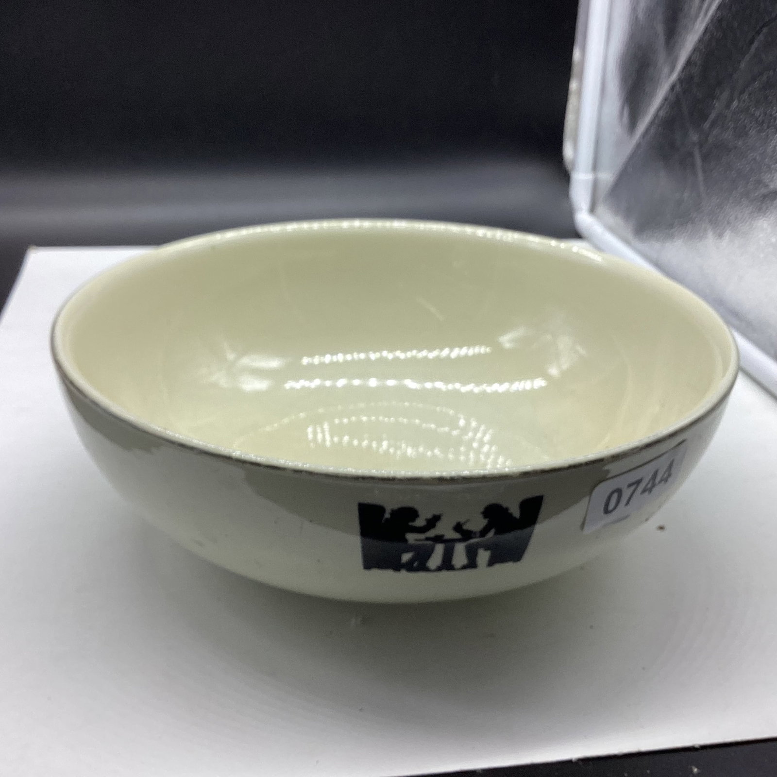 HALL TAVERN SILOUTTE MIXING BOWL: 3 X 9 GOOD SHAPE