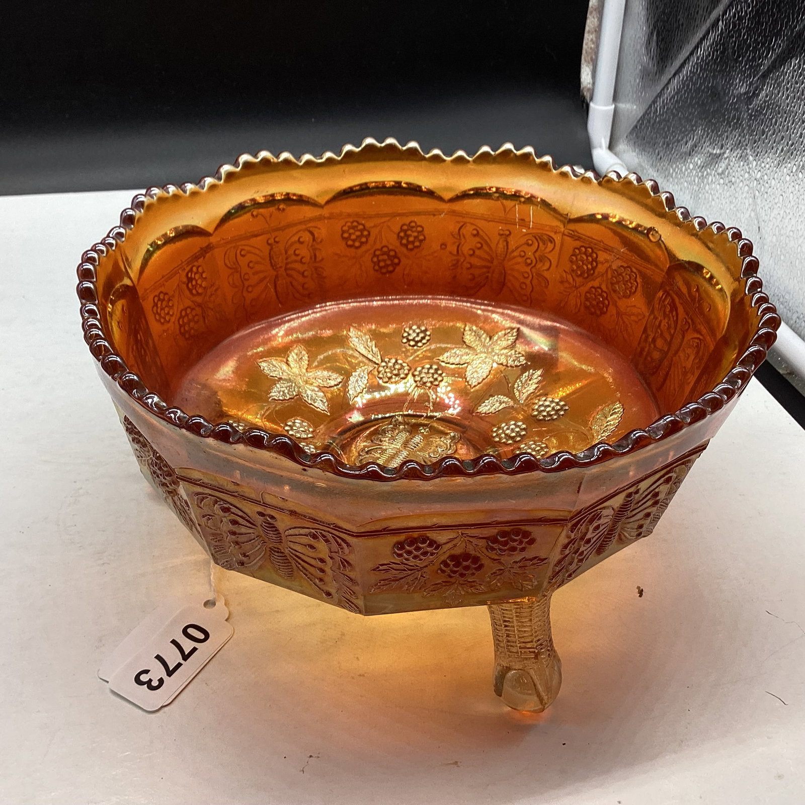 FENTON BUTTERFLY & BERRY PATTERN FOOTED BOWL: 4 1/4 X 89 GOOD SHAPE