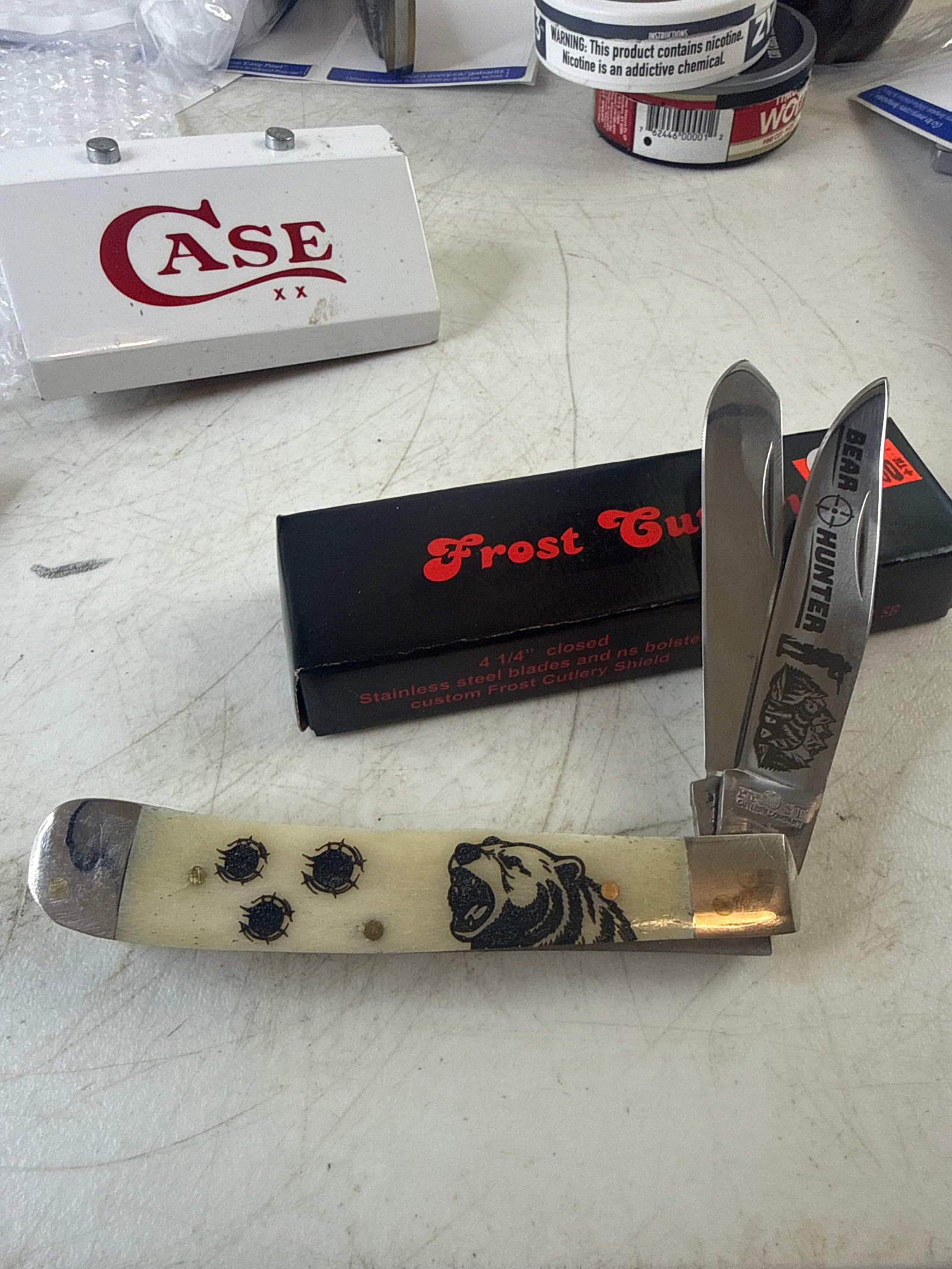 Frost cutlery wildlife trapper (1 of 2)