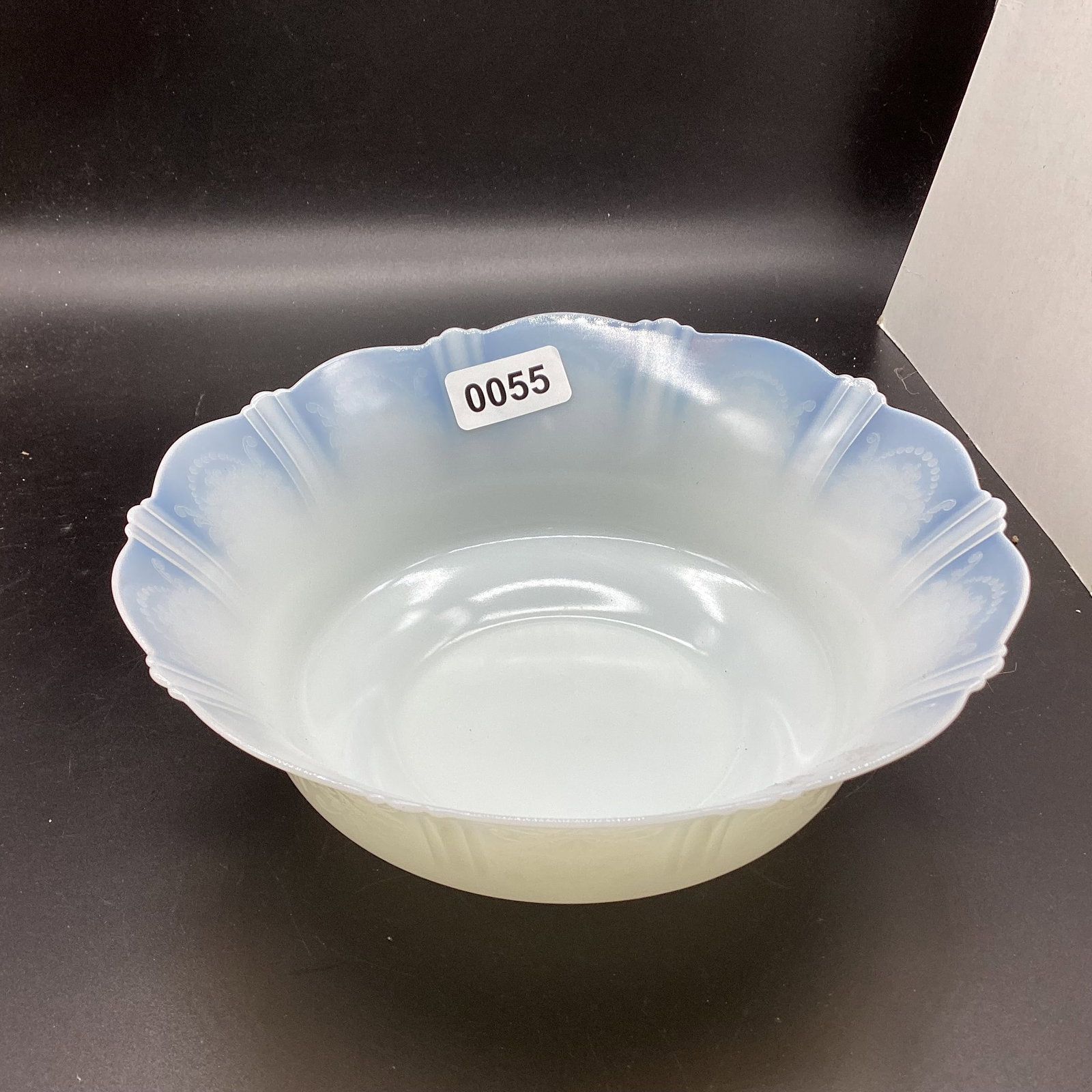 DEPRESSION AMERICAN SWEETHEART MONAX LARGE BERRY BOWL: 8" WIDE GOOD SHAPE