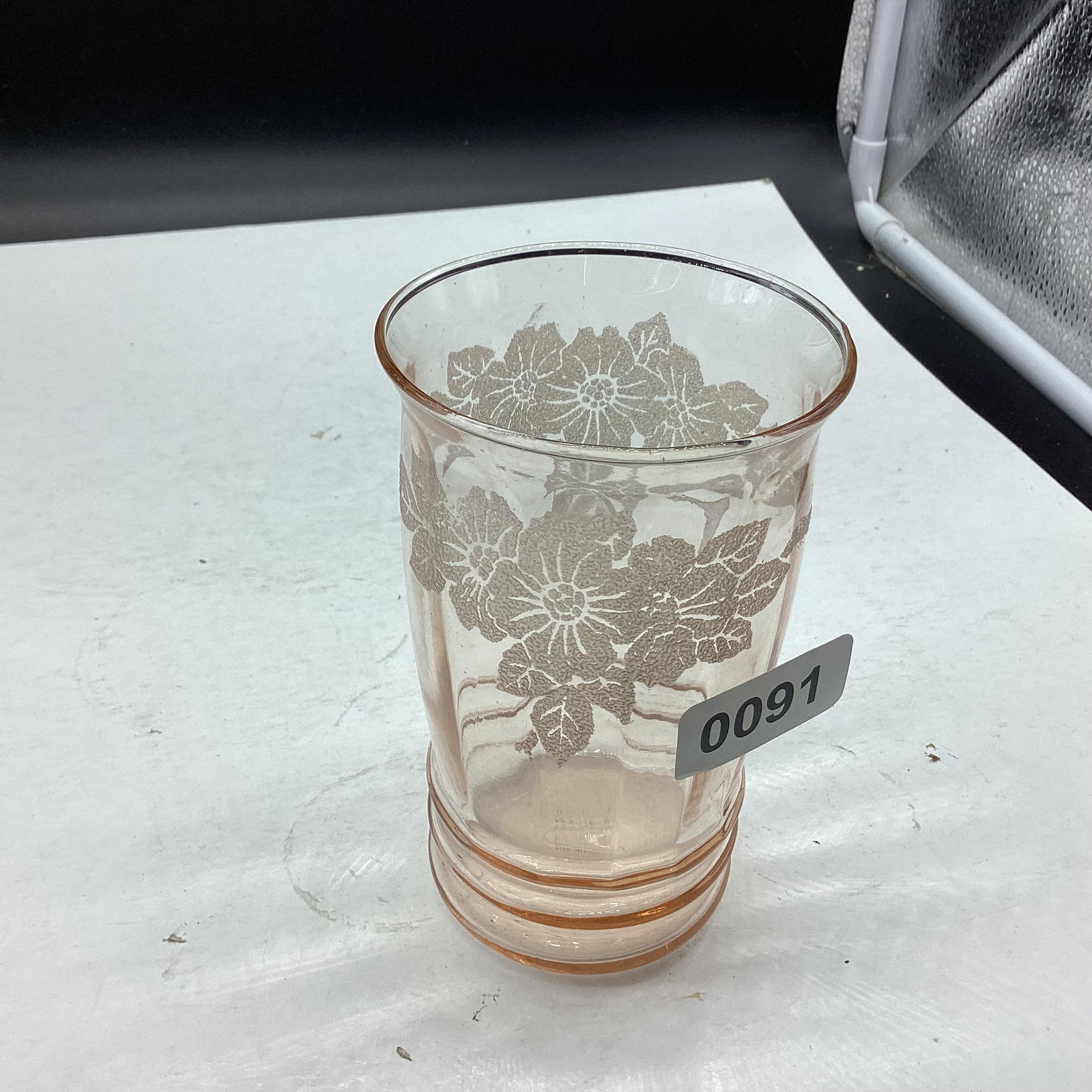 DEPRESSION DOGWOOD FROSTED PAINTED GLASS: 4 3/4" TALL GOOD SHAPE