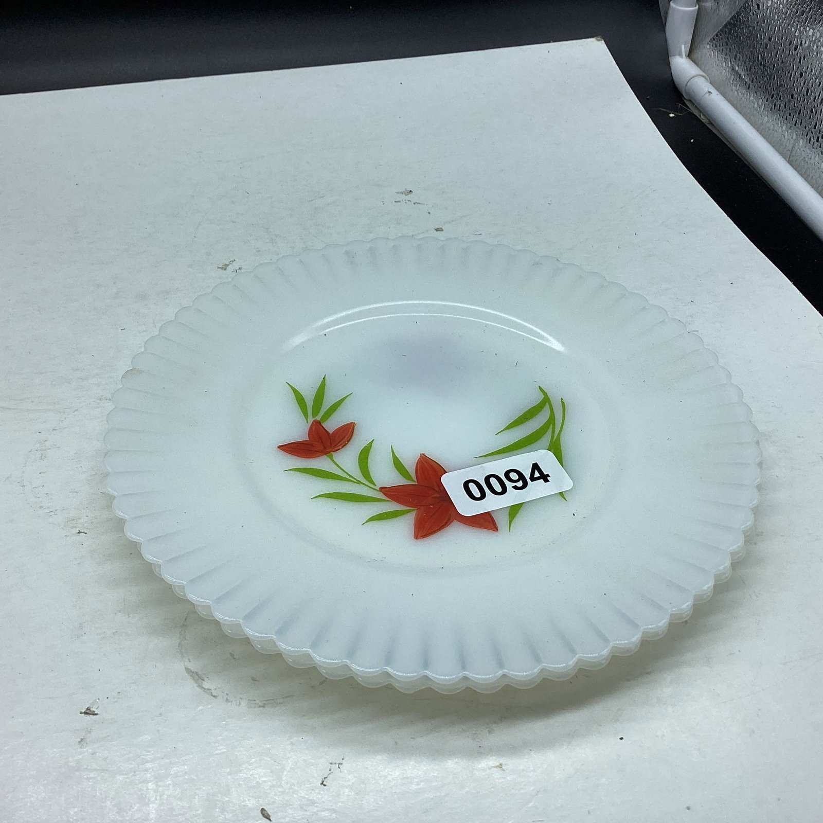 2 DEPRESSION HAND PAINTED FLORETTE PATTERN PETALWARE PLATE (1 of 1)