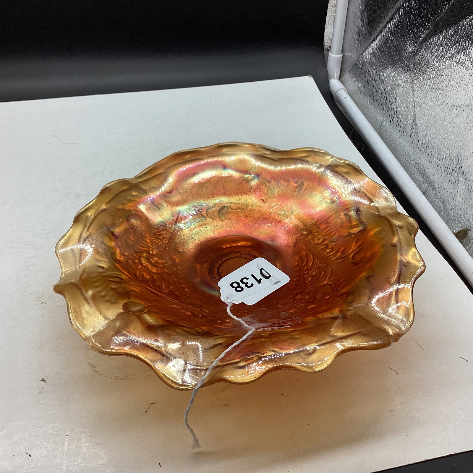 VINTAGE FOUR FOOTED MAIGOLD CARNIVAL GLASS BOWL (1 of 2)