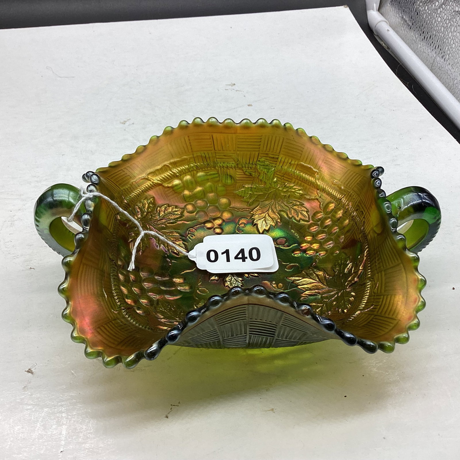 VINTAGE NORTHWOOD GREEN GRAPE & GABLE 2 HANDED BOWL (1 of 2)