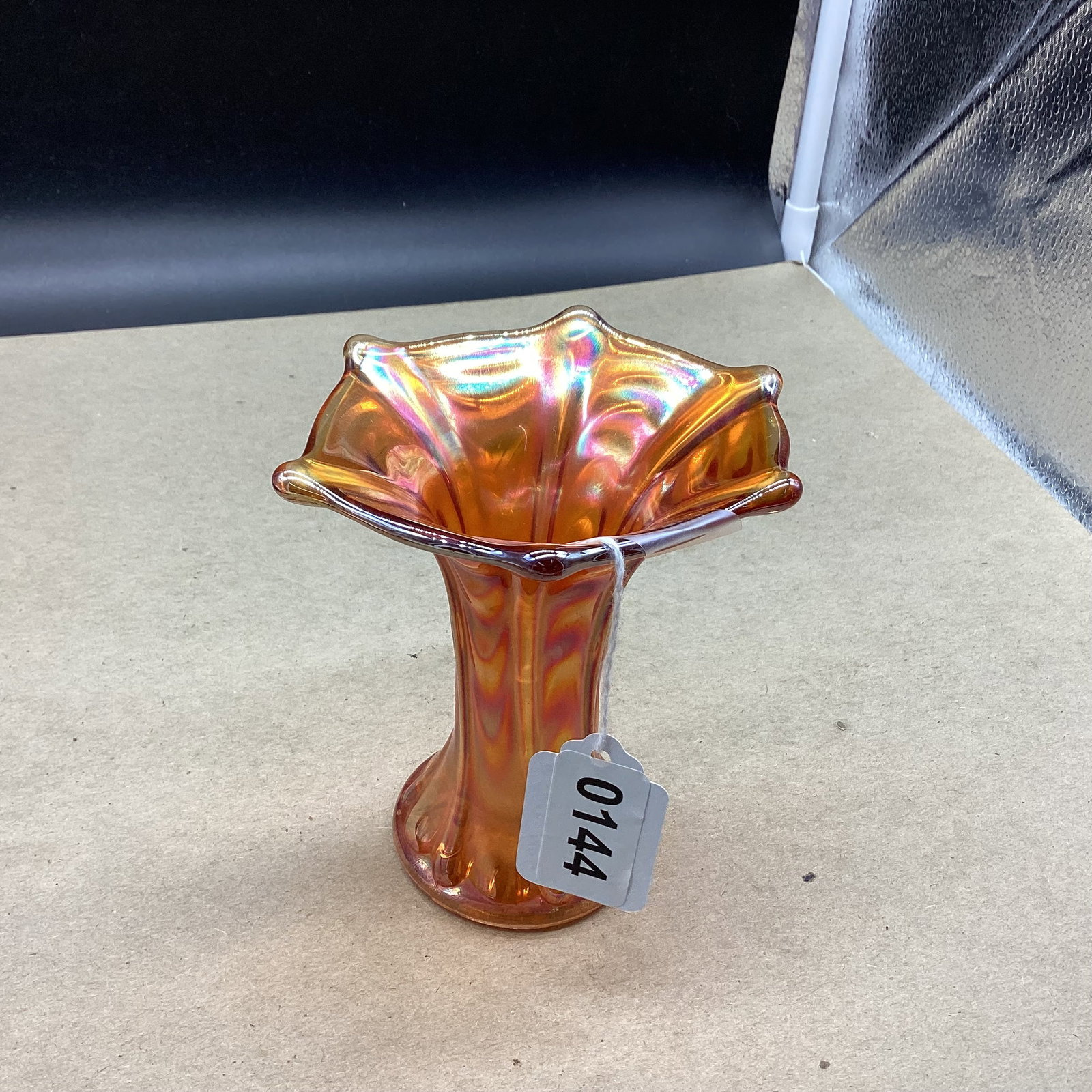 IMPERIAL GLASS MORNING GLORY PATTERN CARNIVAL BOWL: 4 3/4 X 4 1/2 GOOD SHAPE