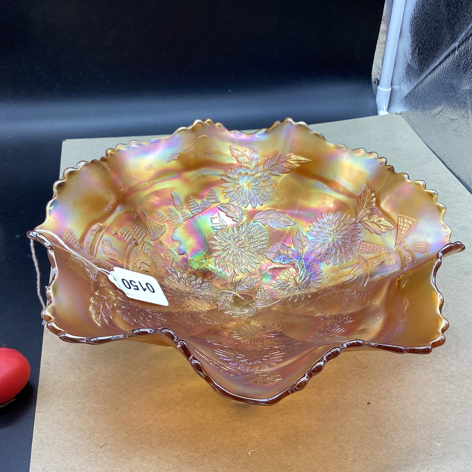 VINTAGE FENTON CARNIVAL WINDMILL AND MUNS FOOTED BOWL