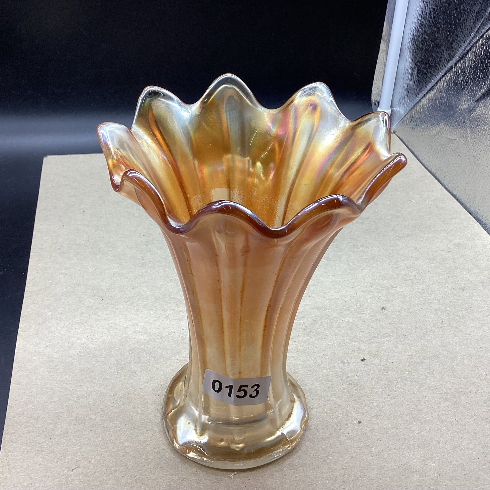 VINTAGE NORTHWOOD STANDARD THIN RIB CARNIVAL VASE: 7 1/4 X 5 GOOD SHAPE
