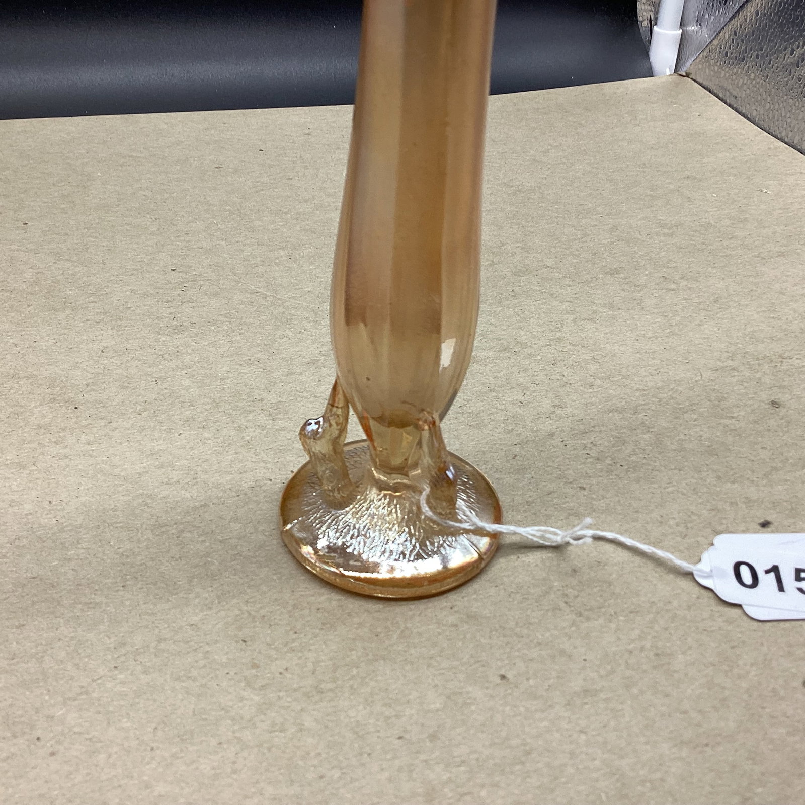 VINTAGE MARIGOLD CARNIVAL GLASS BUD VASE: 9' TALL GOOD SHAPE