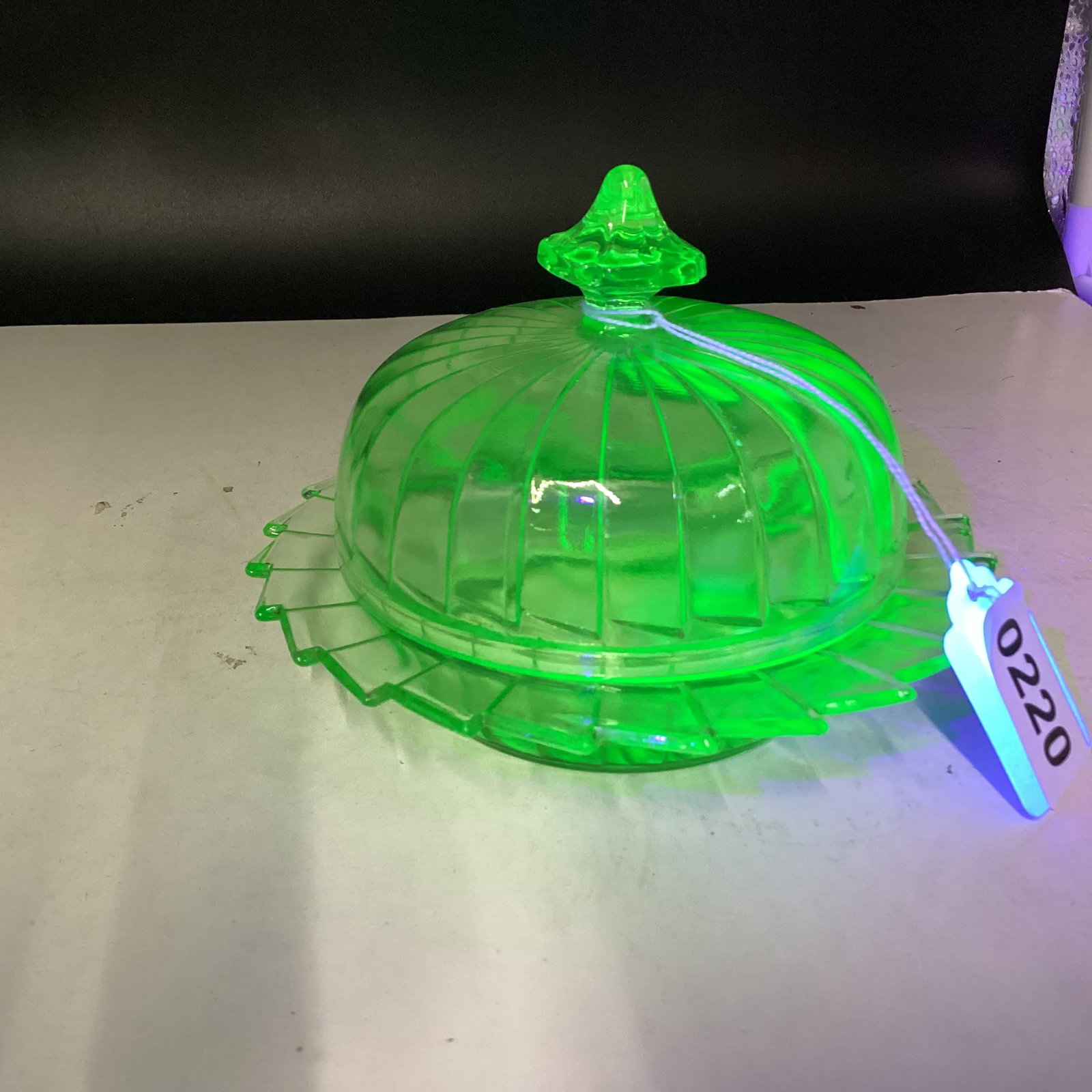DEPRESSION URANIUM GLASS SIERA OR PIN WHEEL GREEN BUTTER DISH: 4" T X 6" W GOOD SHAPE