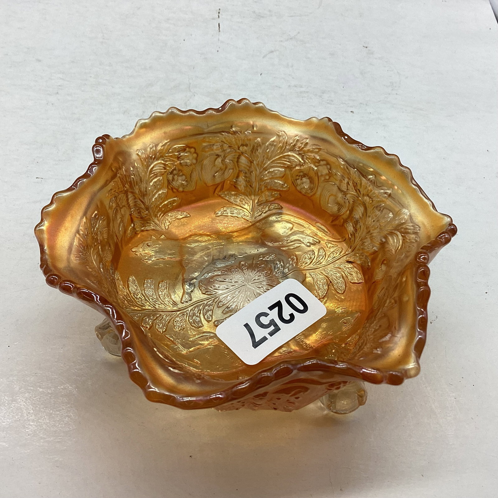 FENTON MARIGOLD BUTTERFLY & BERRY 3 FOOTED BERRY BOIWL PANTHER DESIGN: 2 1/2" X 5 1/4" GOOD SHAPE