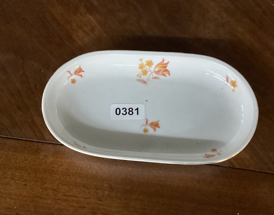 PORCELIAN OVAL TRAY SIGNED: 8 1/2" WIDE GOOD SHAPE