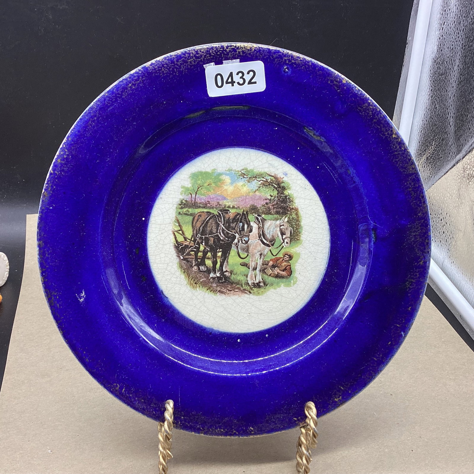 VINTAGE PORCELIAN BLUE PLATE: 9 3/4" W GOOD SHAPE
