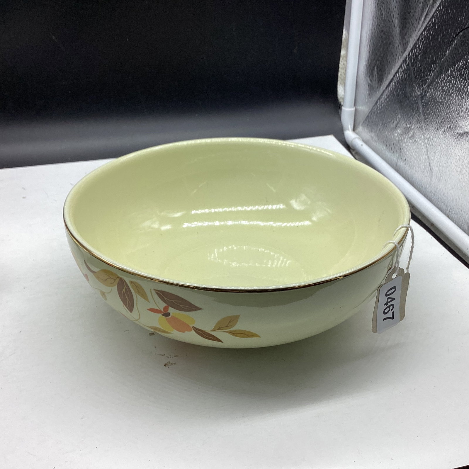 VINTAGE HALL JEWEL T SERVING BOWL: 9" WIDE GOOD SHAPE