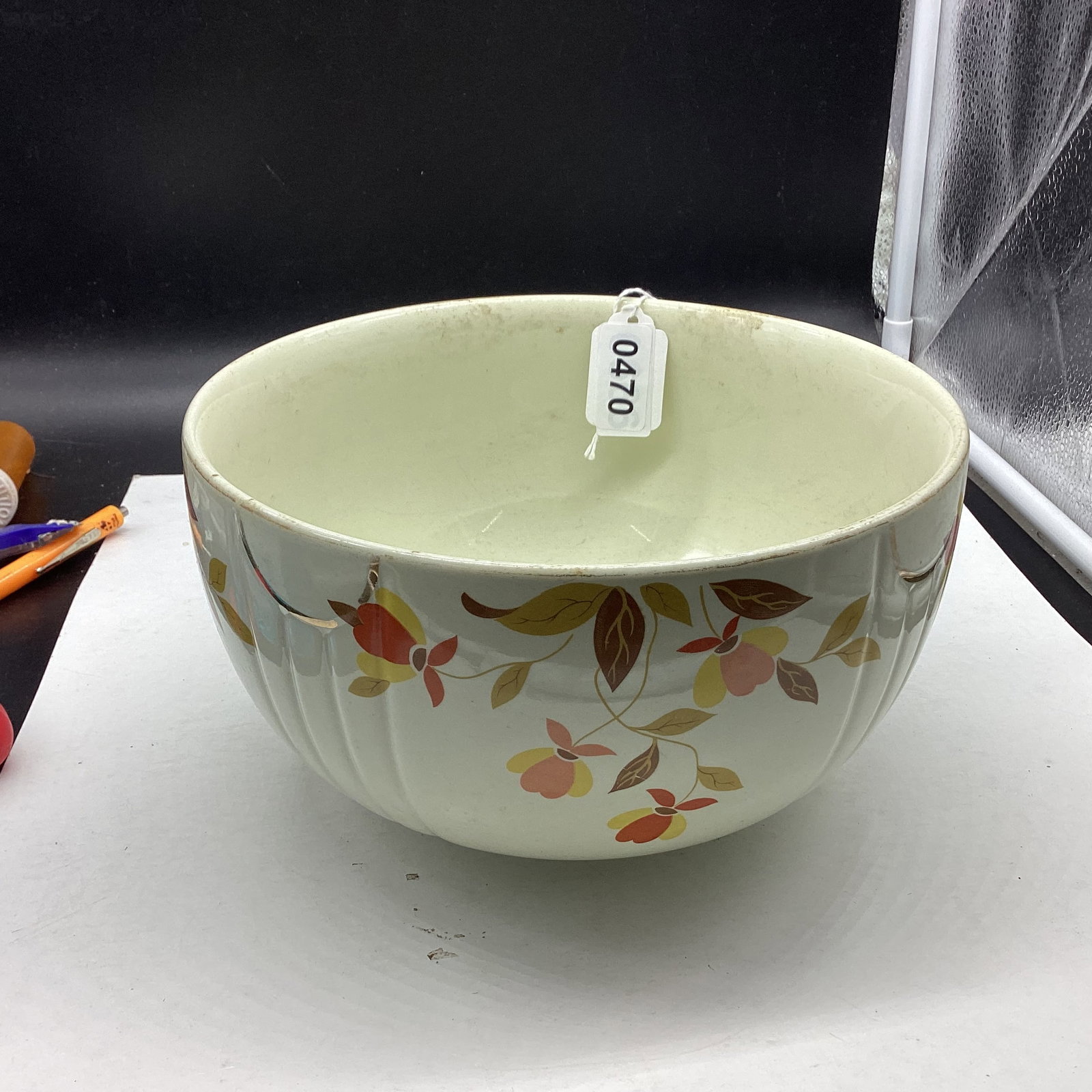 VINTAGE HALL JEWEL T KITCHEN WARE SERVING BOWL (1 of 2)