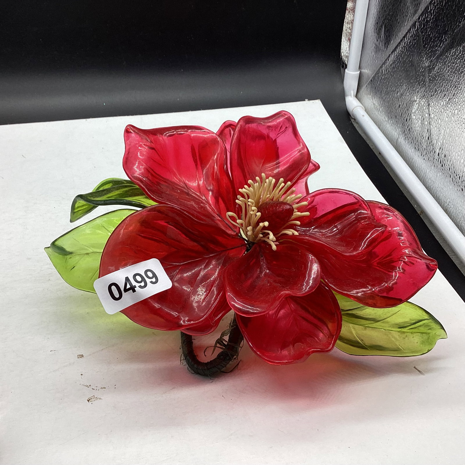 ACRYLIC FLOWER: 4 X 10 GOOD SHAPE