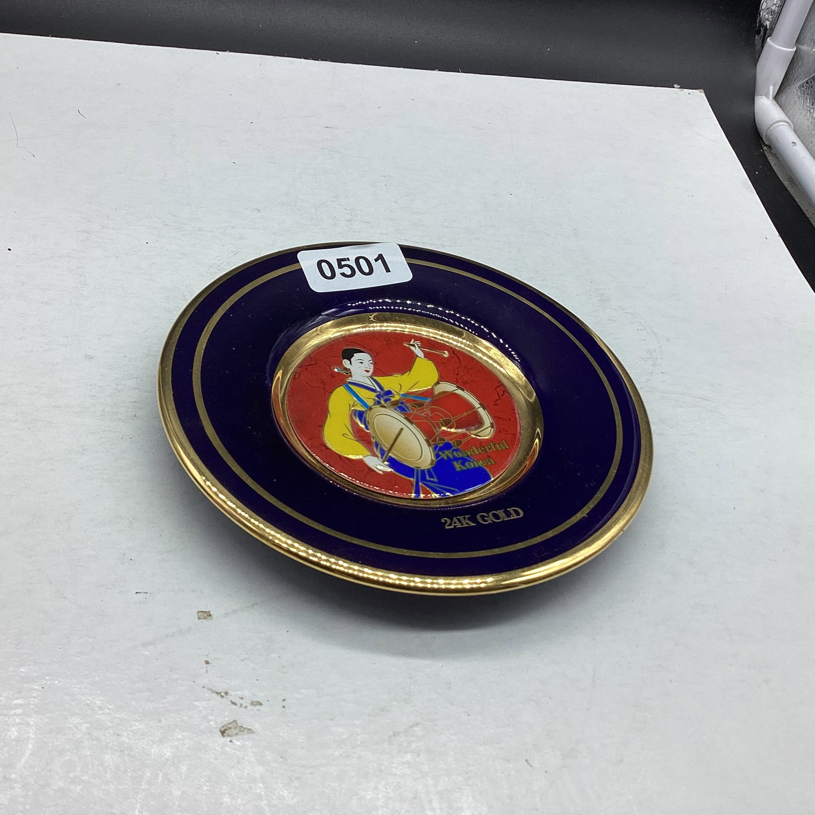 BLUE PORCELIAN PLATE W/24 K GOLD TRIM: 6" WIDE GOOD SHAPE