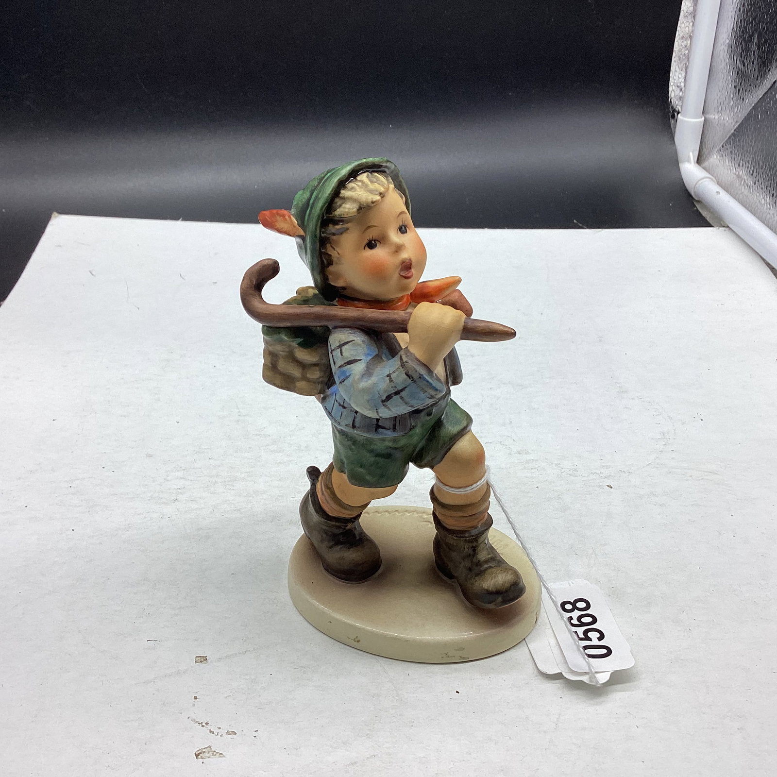 HUMMEL FIGURINE THE RUN A WAY #327