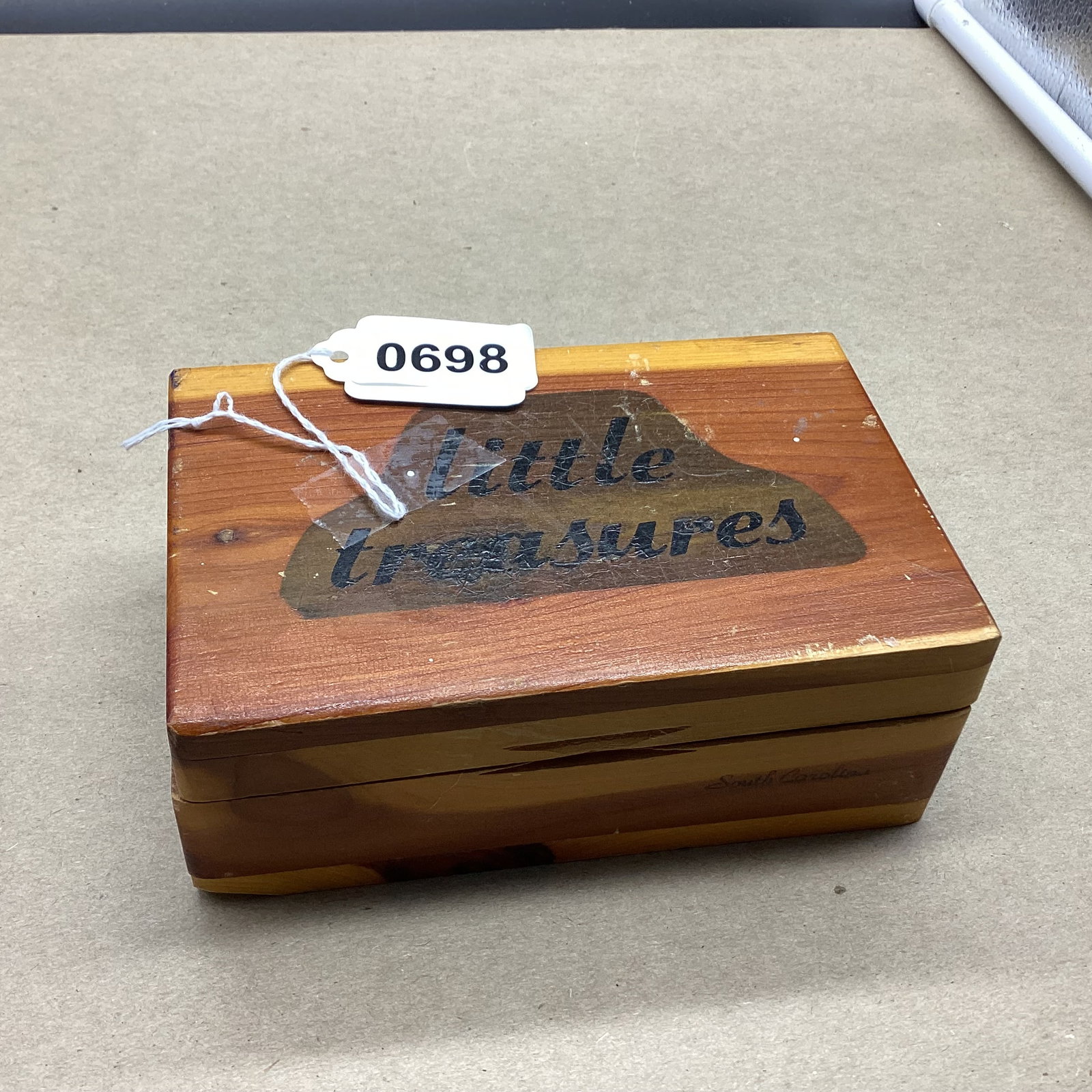 CEDAR WOOD BOX: 2 1/4" X 3 1/2 X 5 1/2 GOOD SHAPE