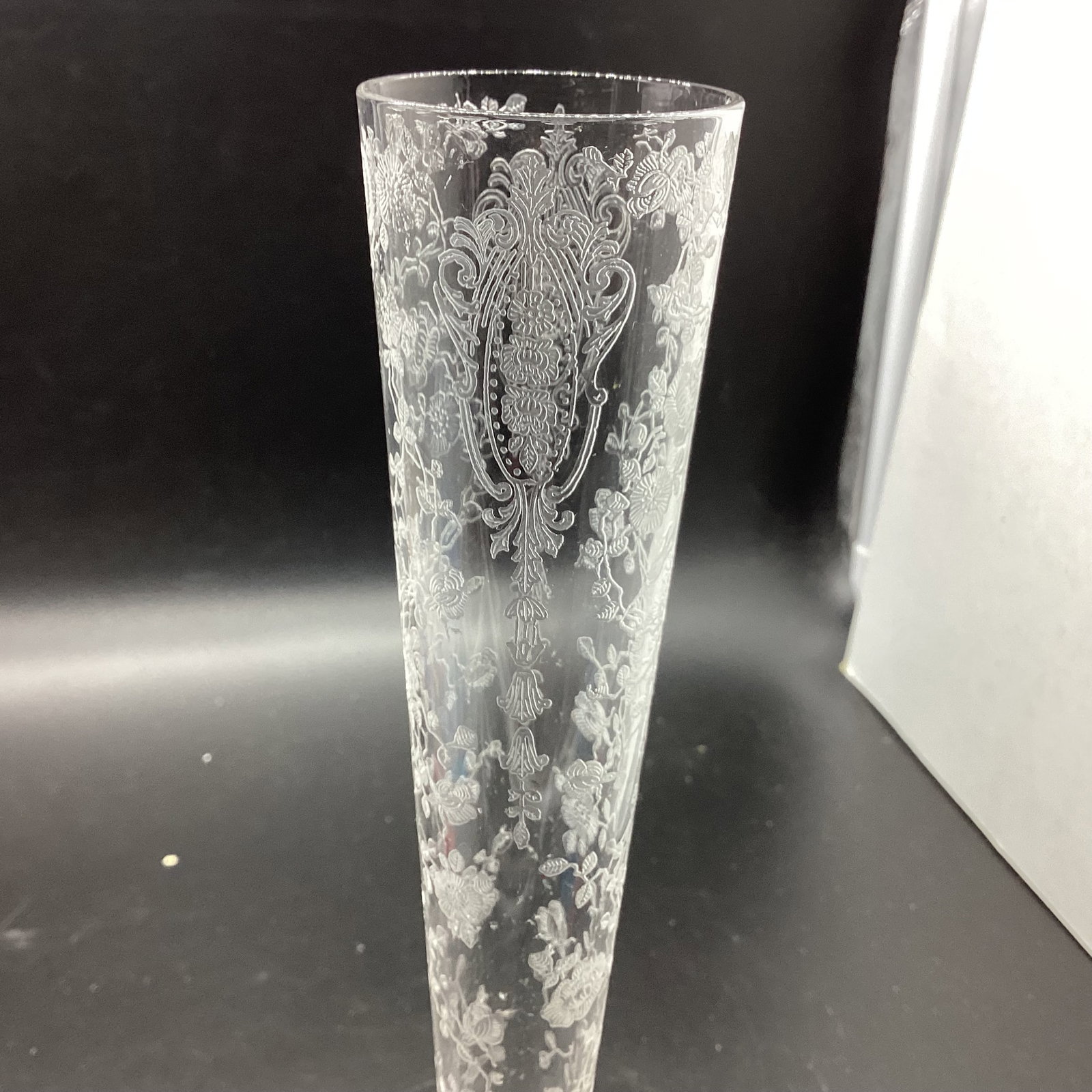 CAMBRIDGE ROSE POINT BUD VASE - 2