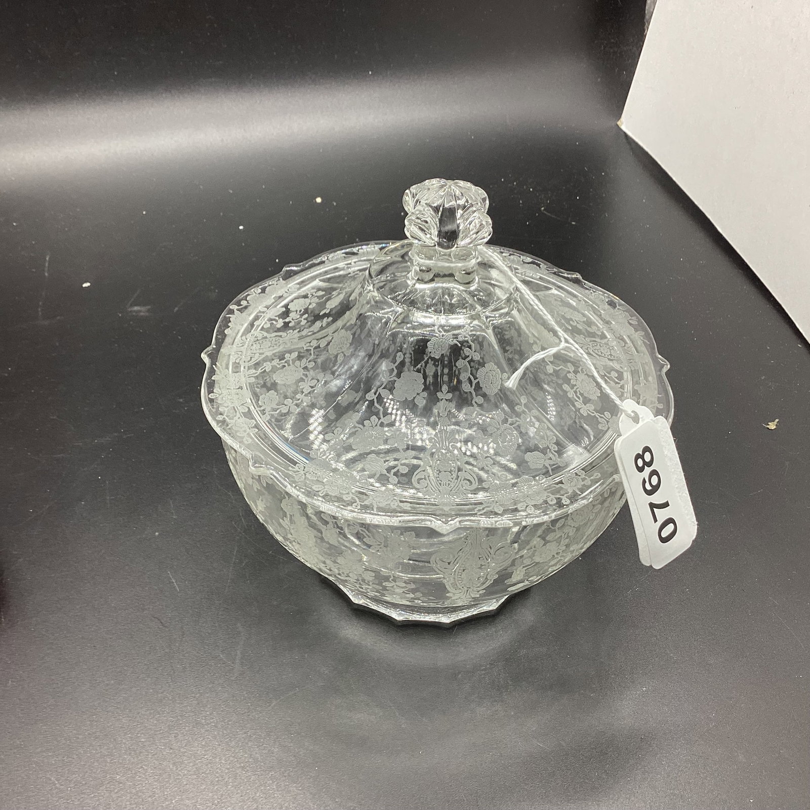 CAMBRIDGE ROSE POINT PATTREN COVERED CANDY DISH: 5 1/2 X 6 GOOD SHAPE