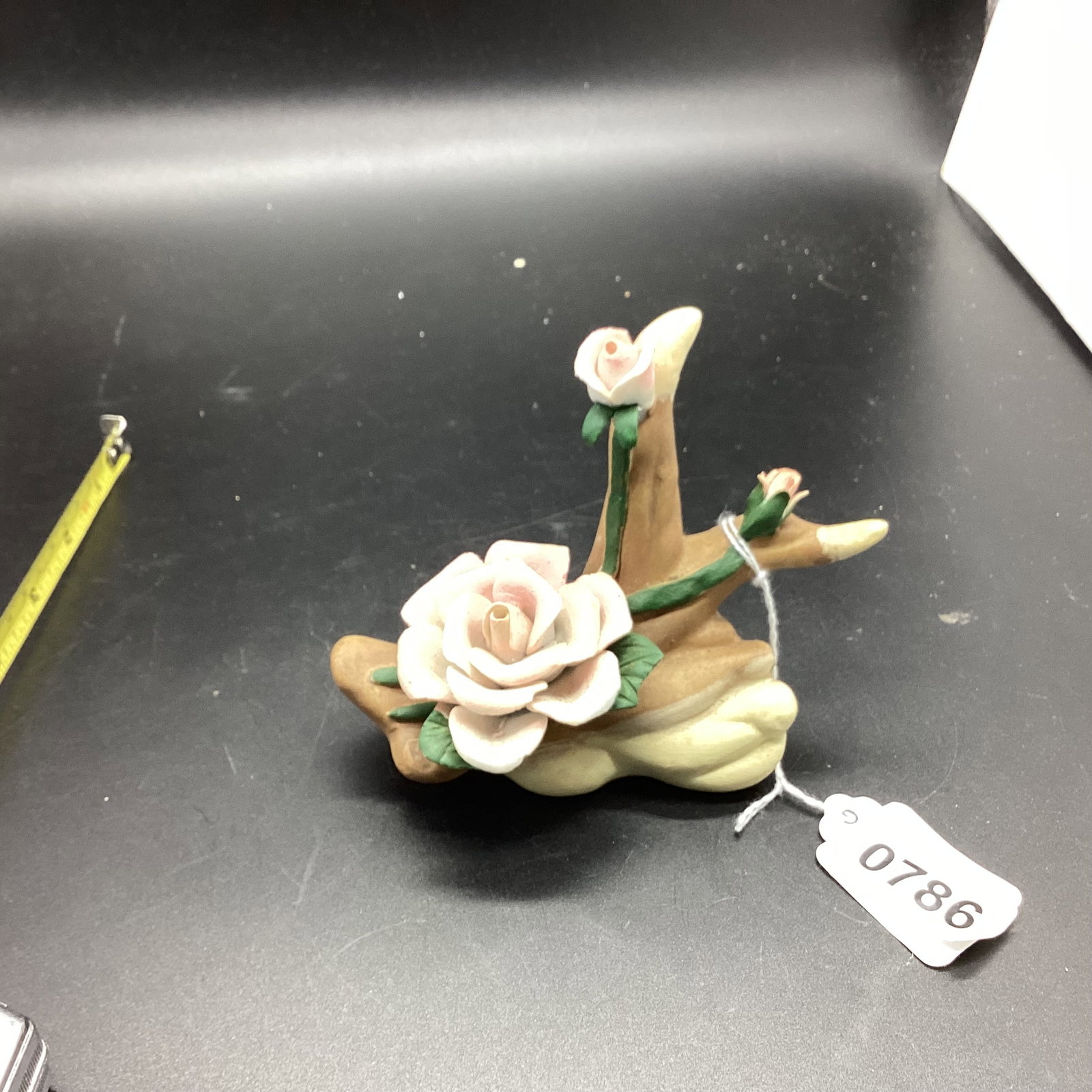BISQUE FLOWER: 4 X 5 GOOD SHAPE