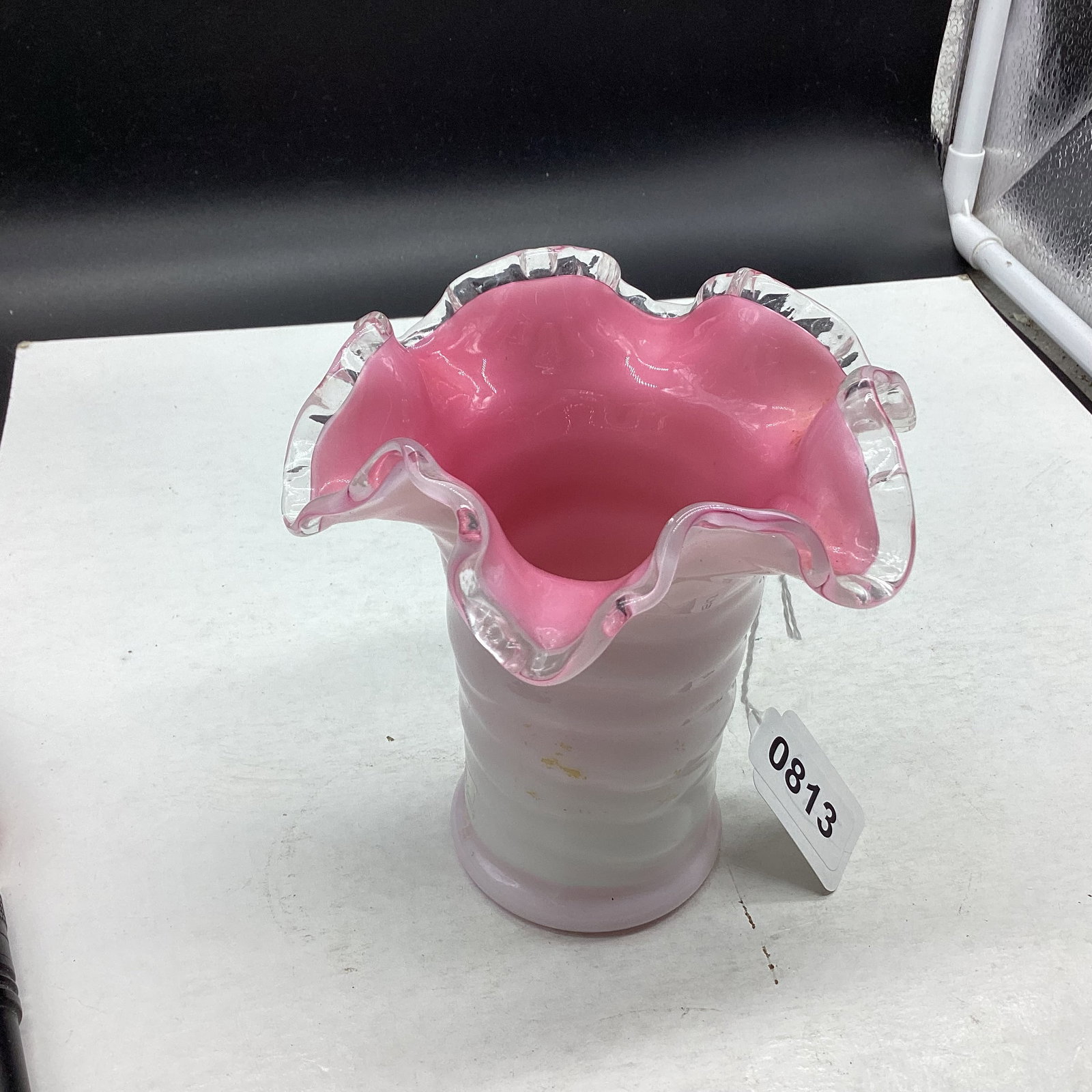 FENTON OVERLAY PEACH CREST VASE: 5 1/4" TALL GOOD SHAPE