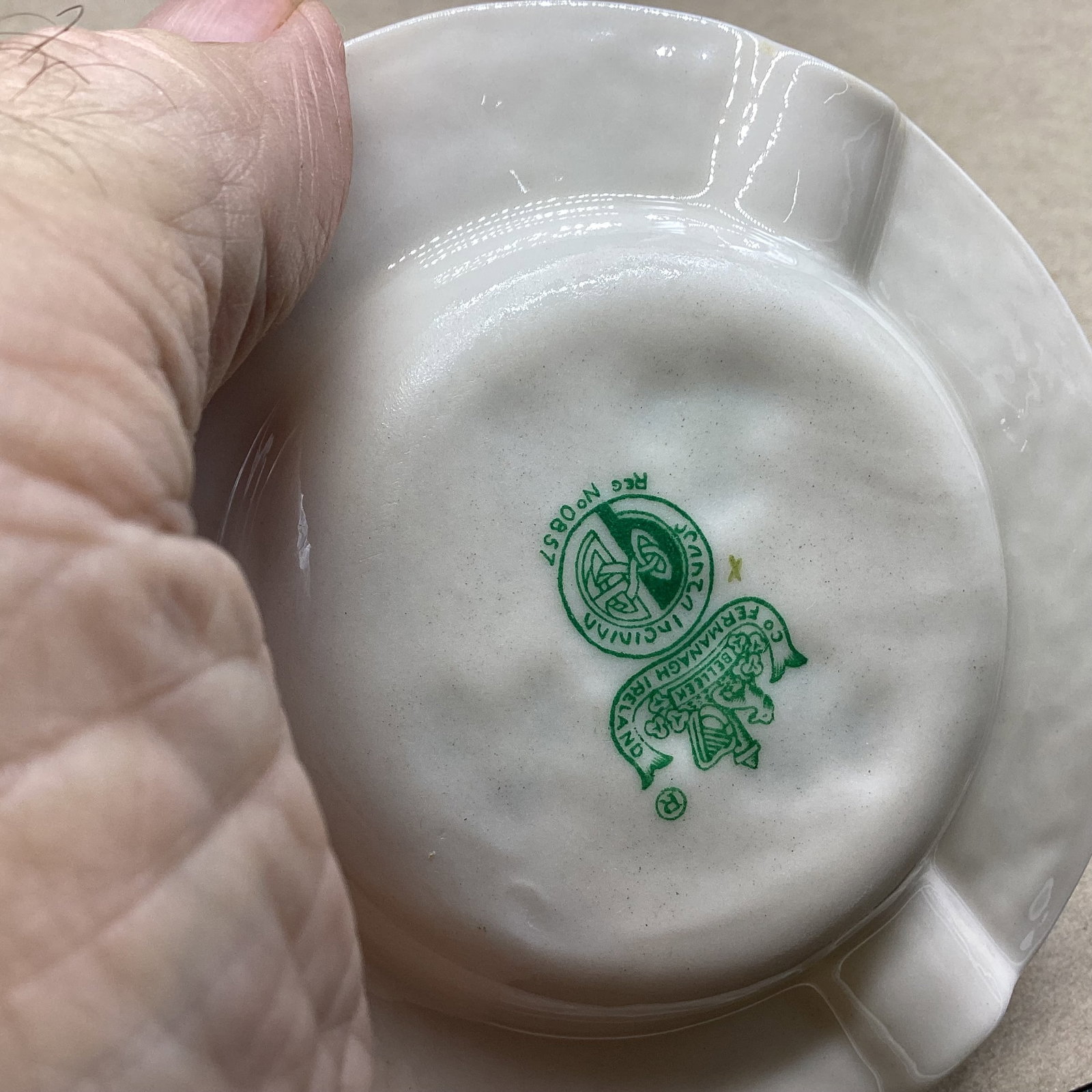 VINTAGE BELEEK CLOVERLEAF PATTERN ASH TRAY - 2