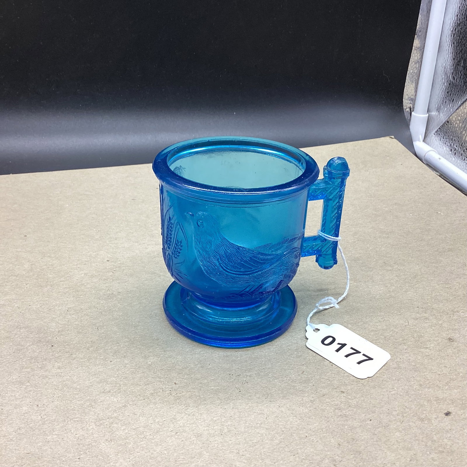 BLUE MUG W/BIRD & WHEAT ATTERBERRY: 3 1/2" TALL GOOD SHAPE
