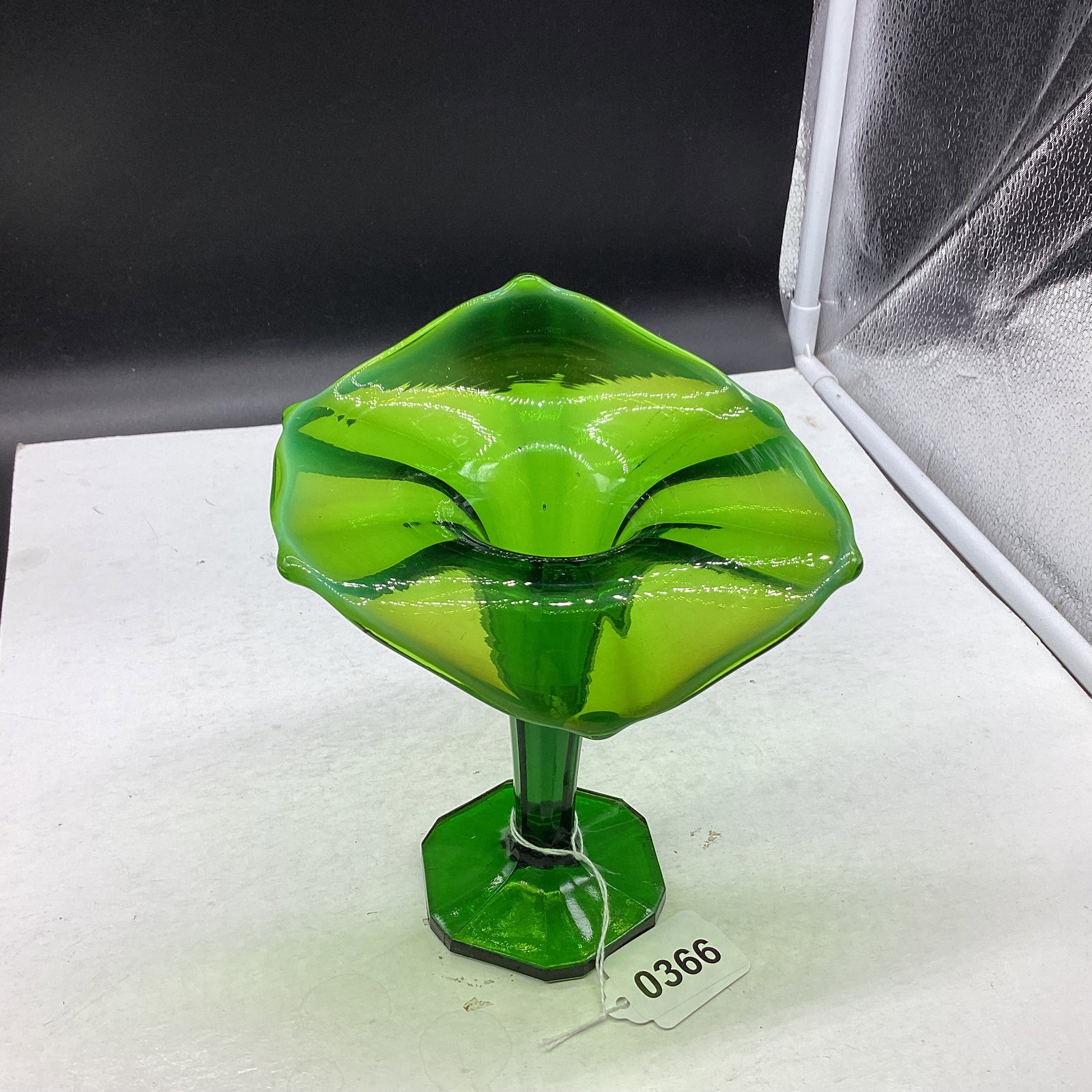 VINTAGE ART GLASS JACK IN PULPIT VASE: 7" TALL GOOD SHAPE
