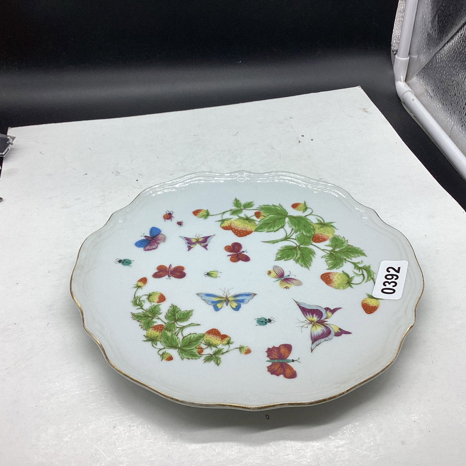 PORCELIAN STRAWBERIES & BBUTTERFLIES PLATE: 9" WIDE GOOD SHAPE