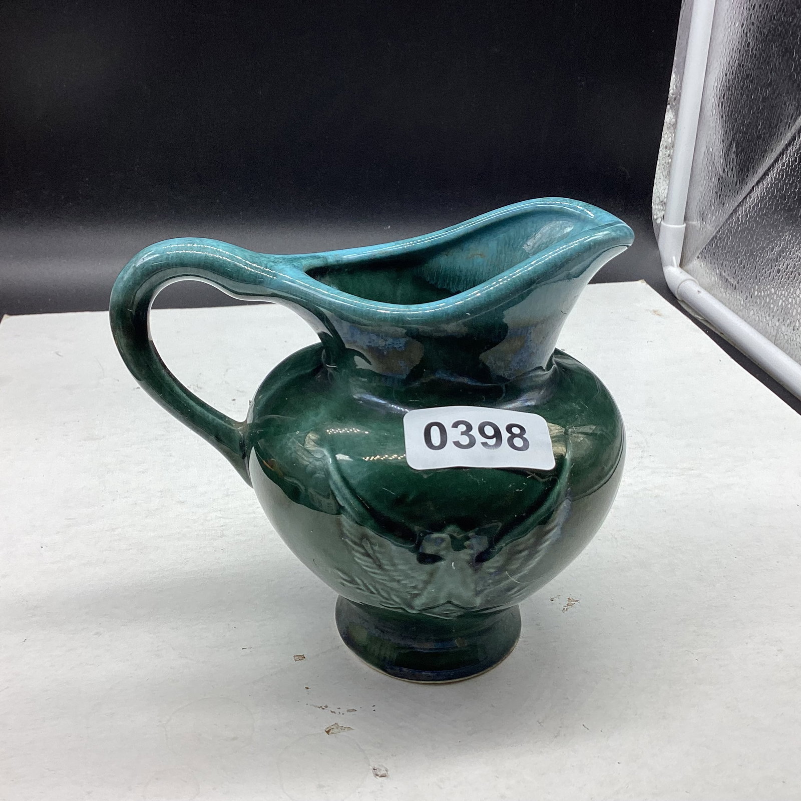 HULL POTTERY PITCHER: 5 1/4" TALL GOOD SHAPE