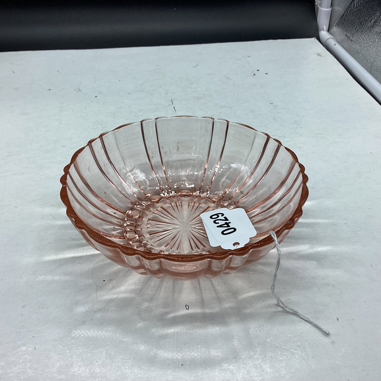 DEPRESSION FORTUNE PATTERN BOWL: 5 1/2" WIDE GOOD SHAPE