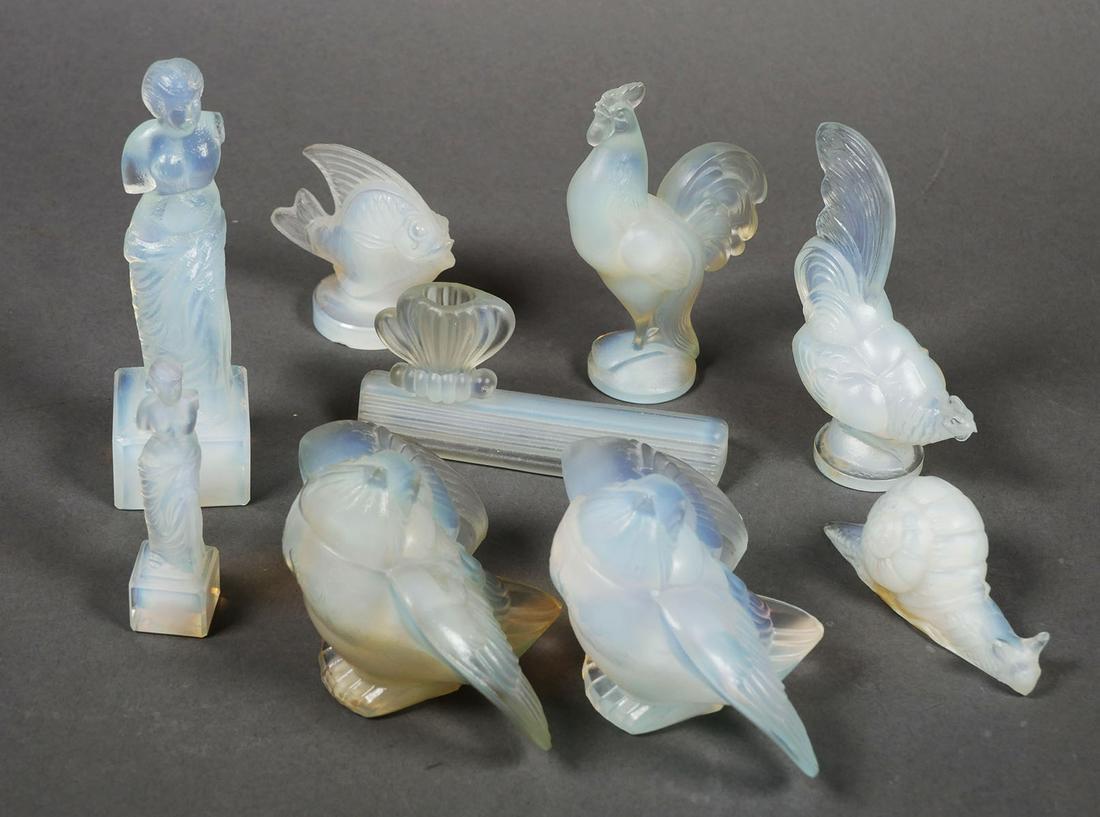 (9) SABINO France Opalescent Art Glass Figurines: Nine vintage Sabino opalescent glass figurines. Knife rest 3 3/4", (2) Art Deco Venus de Milo statuettes 4 5/8" & 2 3/4", rooster 3 1/2", hen 3 1/2", fish 2" with chips on base & fins, snail 2 15/16"