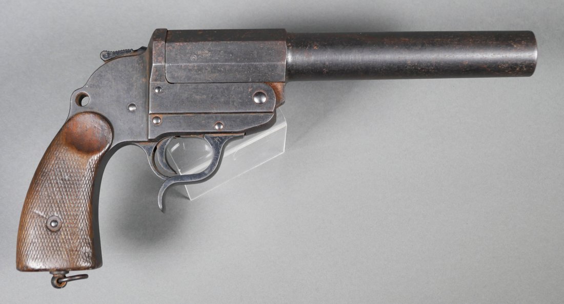 WALTHER Long Barrel German Flare Gun Pistol: Late 1920's to early 1930's German long barrel Leuchtpistole heer 26 model. Cal. 4 or 26.65mm. 9" barrel. Frame is stamped N4002 possibly from the Luftwaffe branch, serial number 12634. This signal gu