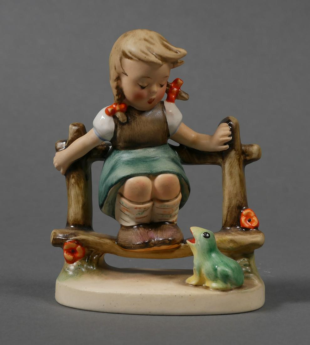 Very RARE Hummel LITTLE VELMA 219 TMK2 (1 of 3)