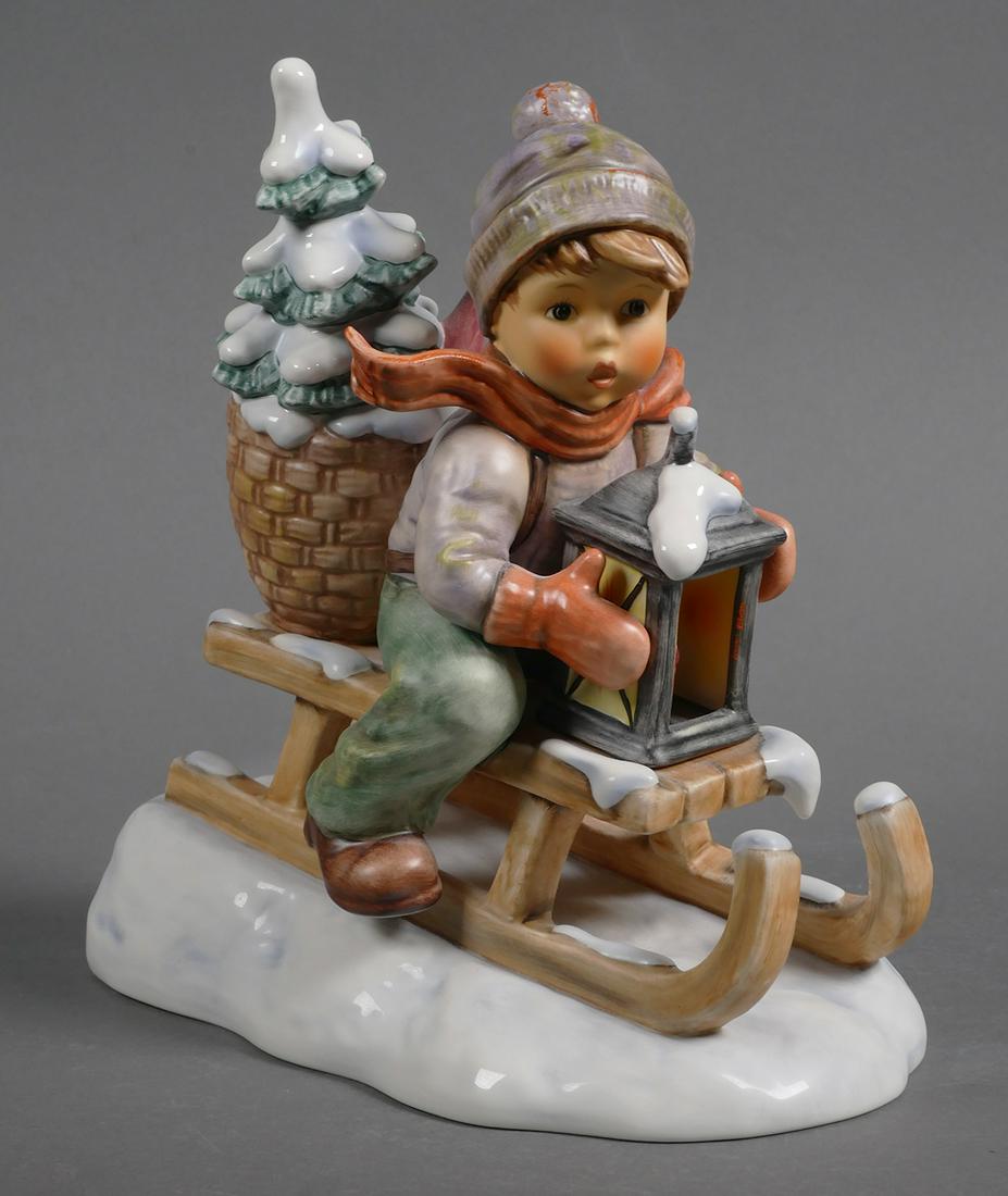 Large Hummel RIDE INTO CHRISTMAS 396 TMK8 (1 of 3)