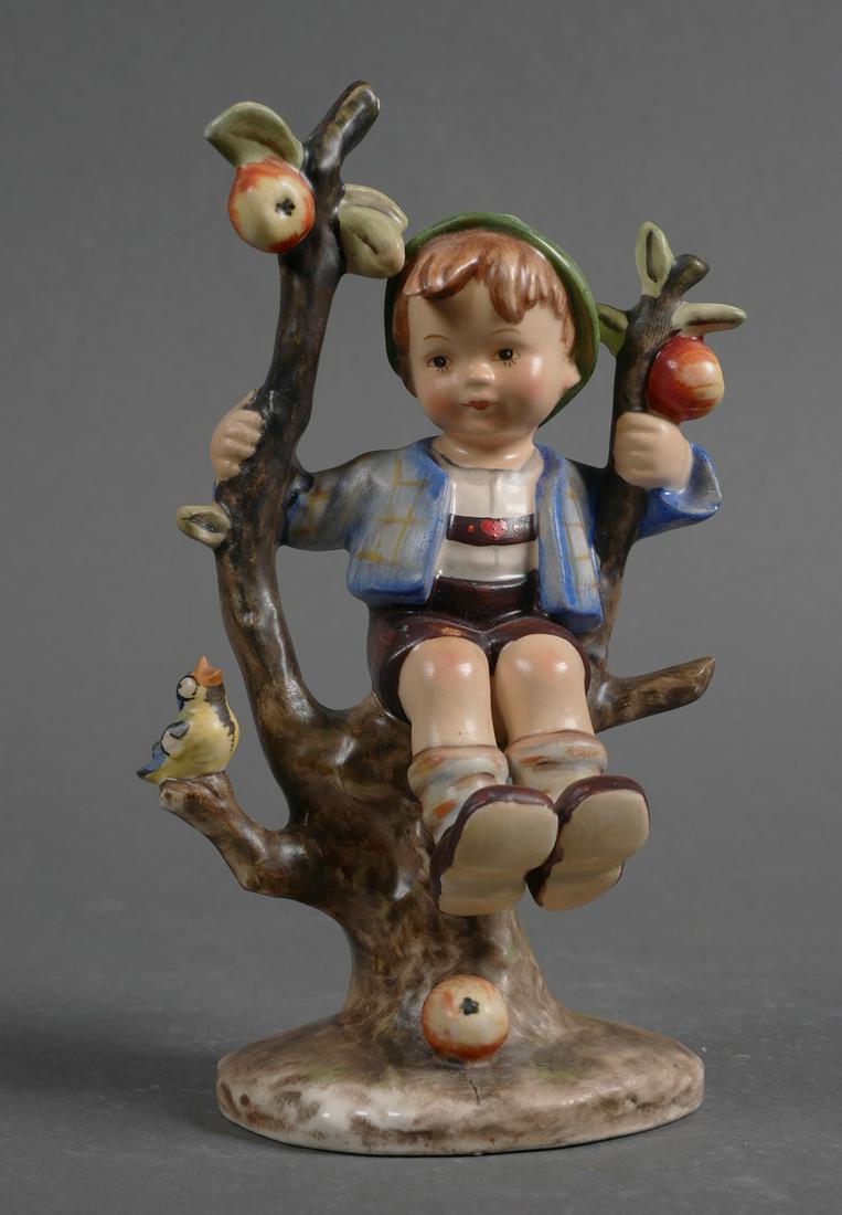 Hummel APPLE TREE BOY 142 TMK1 (1 of 3)