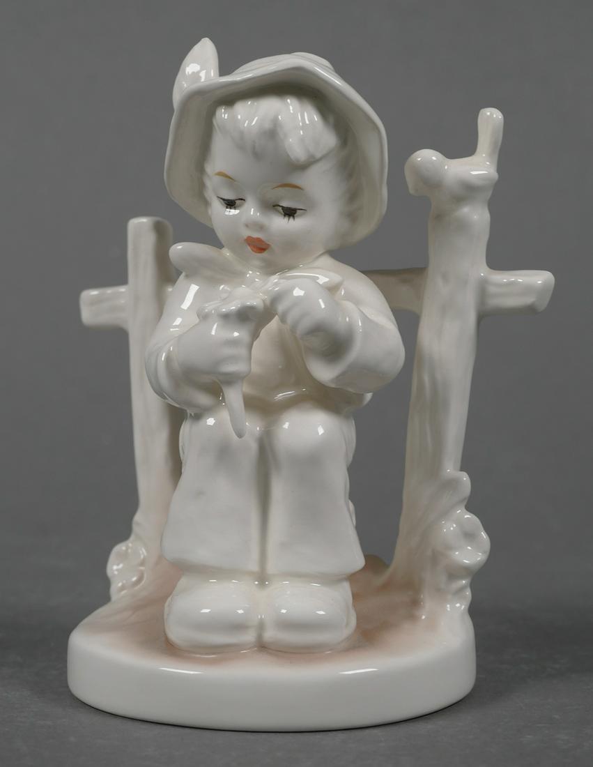 Hummel SHE LOVES ME NOT 174 TMK7 (1 of 3)