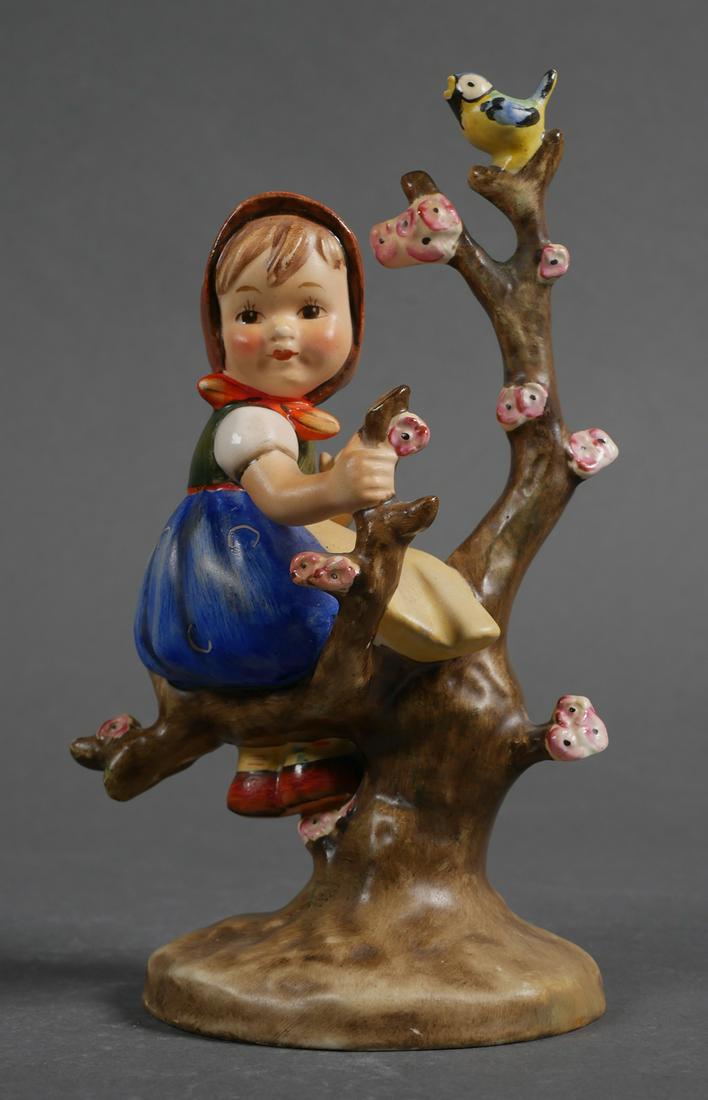 Hummel APPLE TREE GIRL 141 TMK1 (1 of 3)