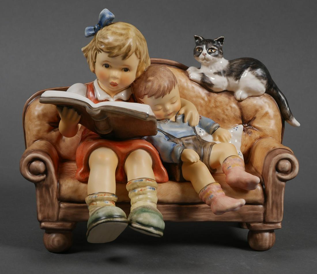 Large Hummel STORY TIME 2261 TMK8 (1 of 4)